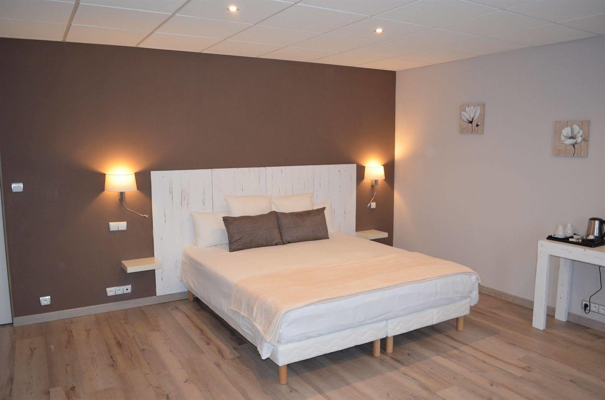 Hotel Lac Et Foret Saint-André-les-Alpes 외부 사진