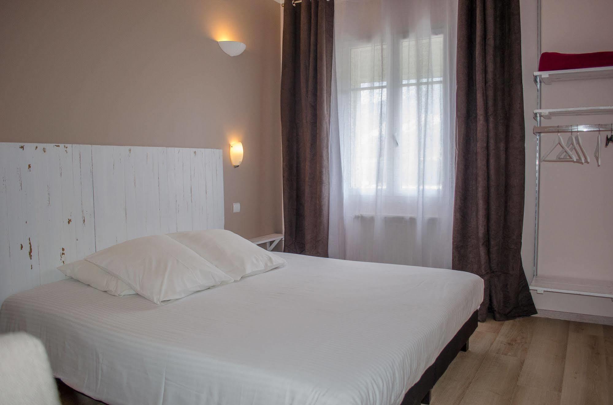 Hotel Lac Et Foret Saint-André-les-Alpes 외부 사진